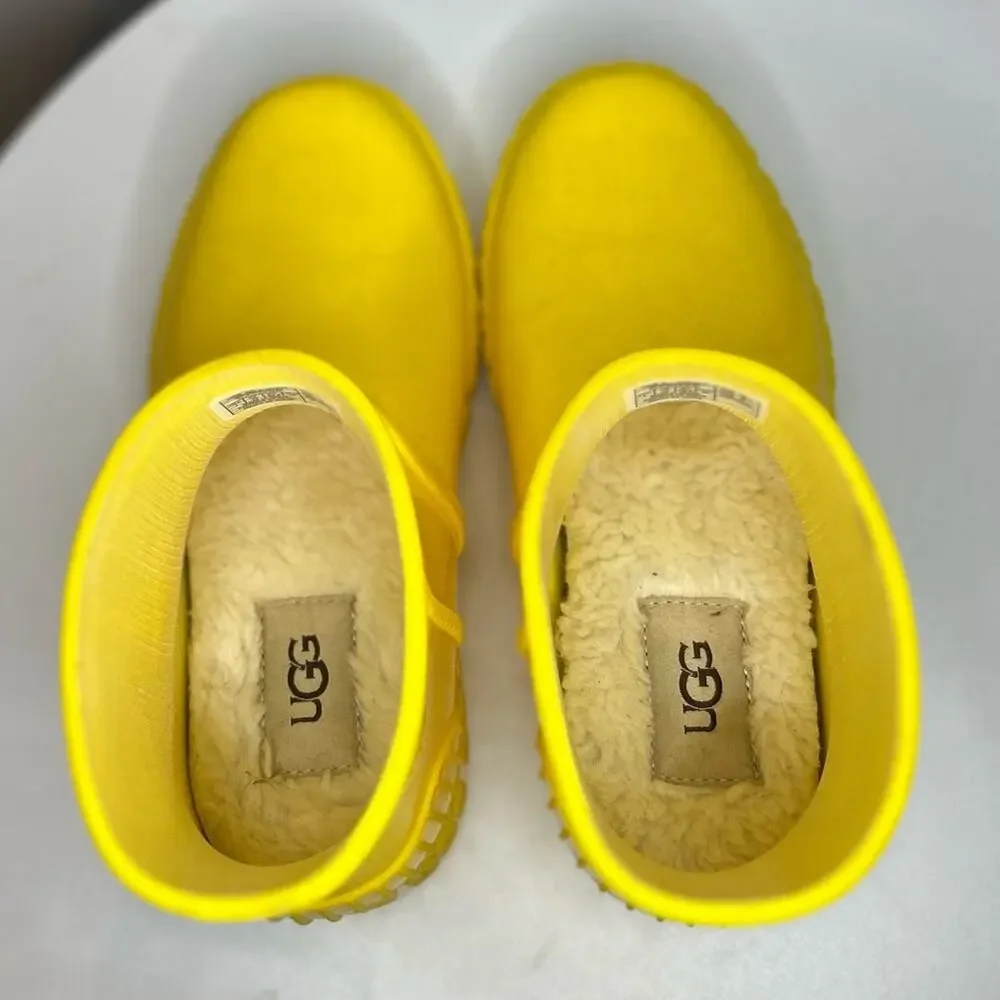 Ugg Drizlita kids canary yellow Sherpa lined rain boots. Size 1